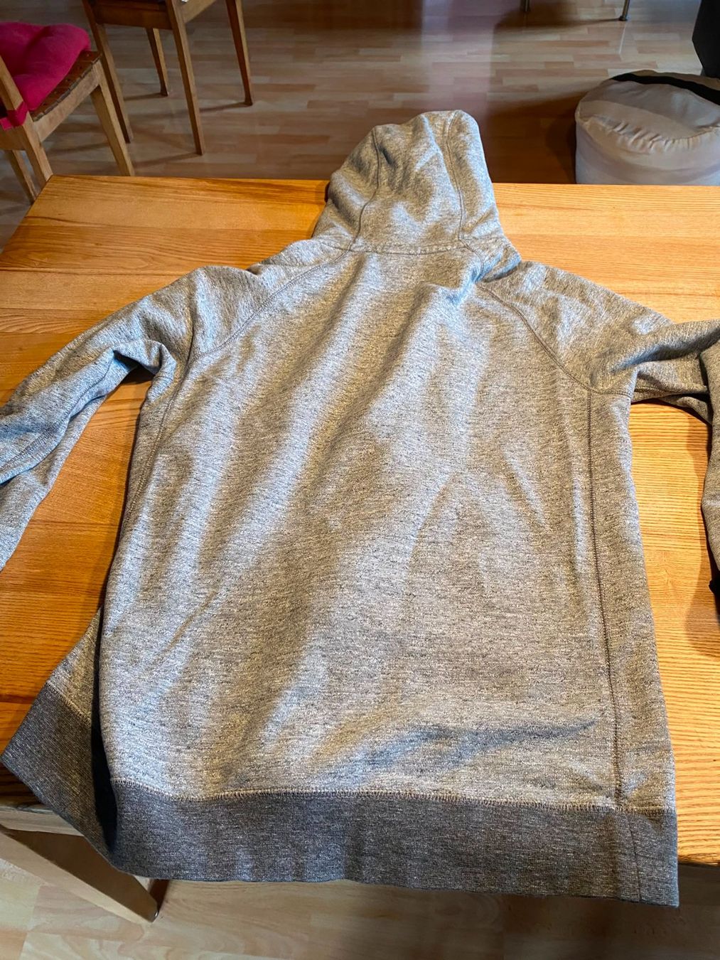 Nike Lotti di vestiti: 4-teiliges Paket Nike Herrenkleider Gr. S – Usato da Röschenz venduto da Tashroal 3