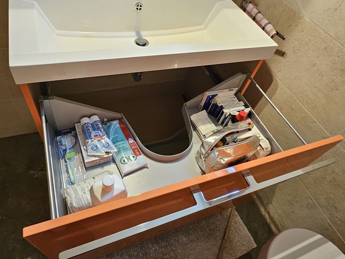 Mobili per bagno: Lavabo mit Unterschrank neuwertig – Usato da Wollerau venduto da Vivi_02 4