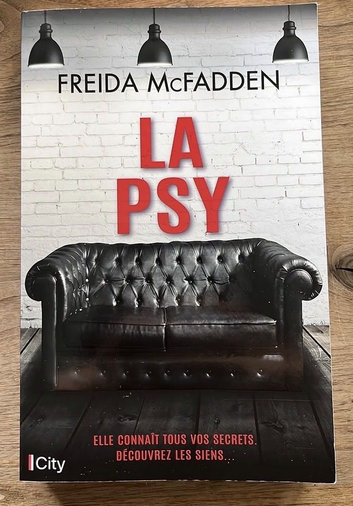 Livres: Livre La Psy Freida McFadden  – D'occasion à Neyruz par david2611