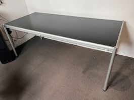 Schreibtisch 4-Fuss B/T/H: 180/83/72 cm