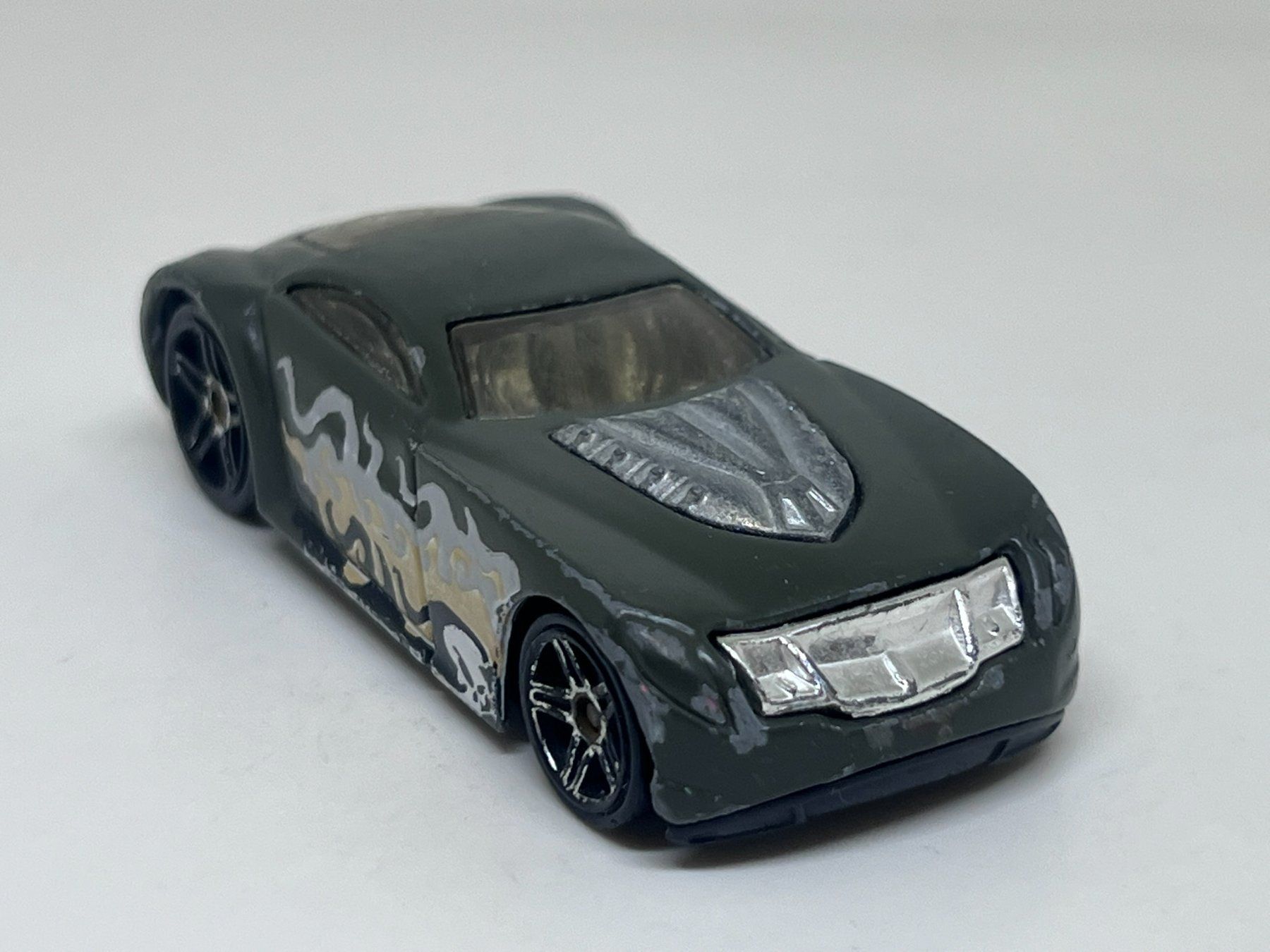Hot Wheels Modellini d'auto: Hot Wheels Sir Ominous #653 – Usato da Wildegg venduto da LaaBoutique