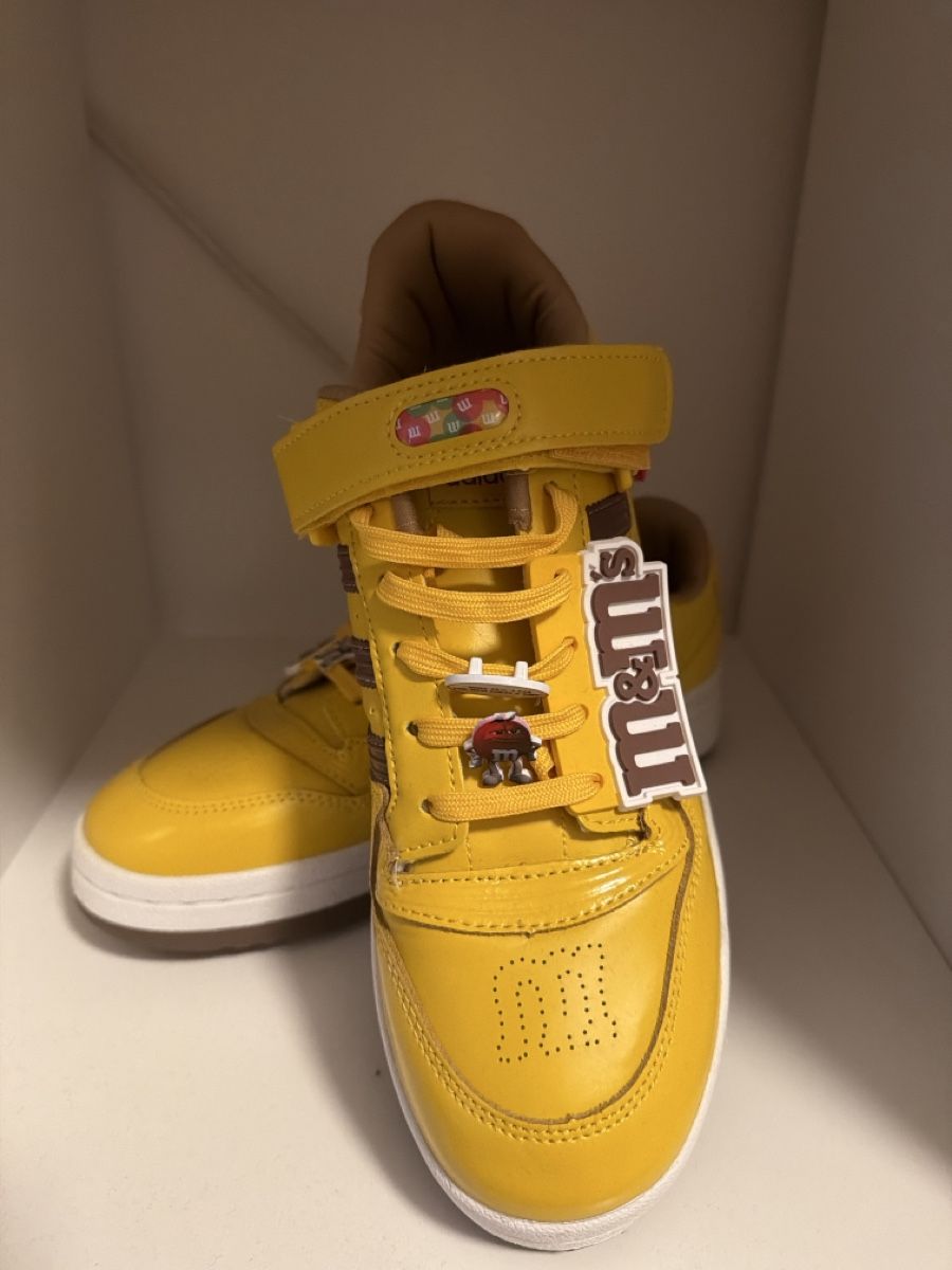 Scarpe da uomo: Adidas Forum Low M&Ms Gelb Grösse 41.5 – Nuovo (secondo la descrizione) da Zürich venduto da SiLENZiO