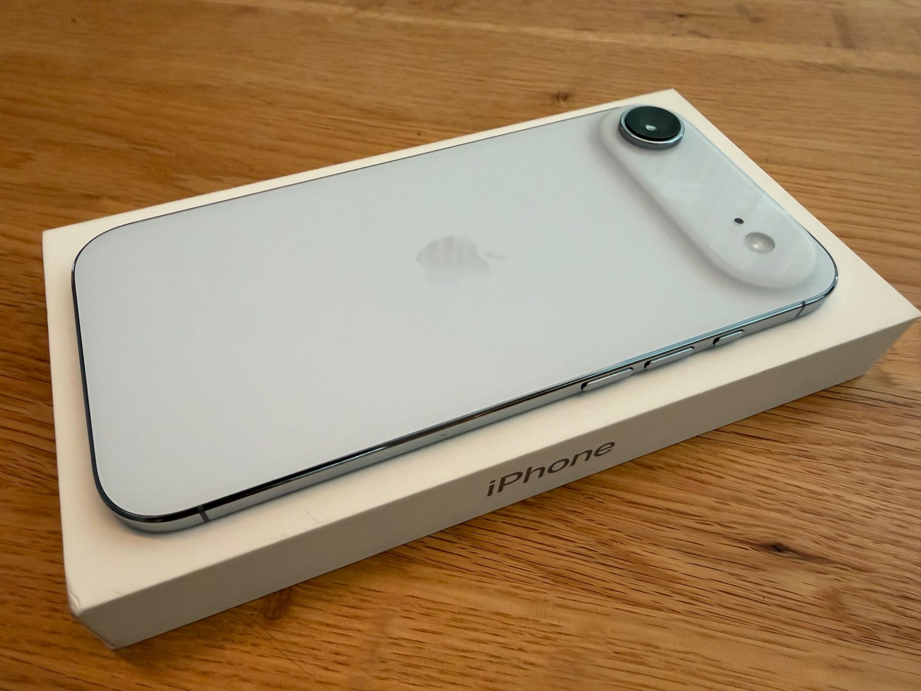 Apple Telefoni cellulari / Smartphones: iPhone Air 256Go Bleu Ciel – Nuovo (secondo la descrizione) da Bottens venduto da sundea 6