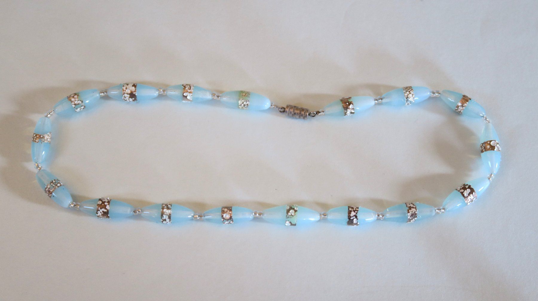 Catenine: Glas - Perlenkette hellblau – Usato da Brittnau venduto da marlenestone 2