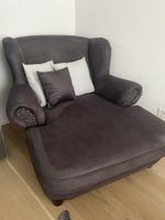 Grauer Chesterfield Big Sessel
