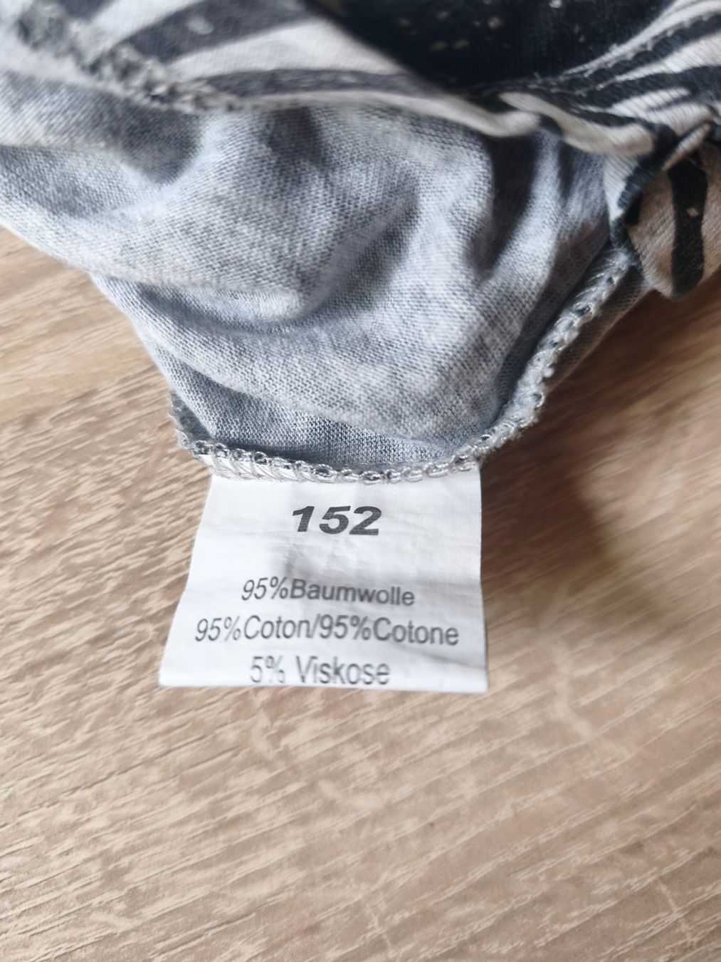 Hemden, T-Shirts & Polos: DEBARDEUR – Gebraucht aus Mervelier von ZORHA 3