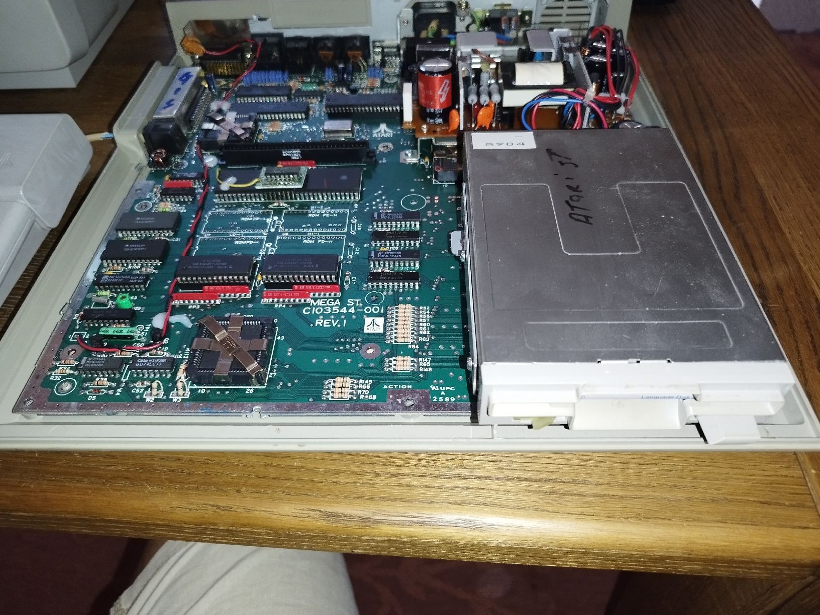 Atari PCs: Atari Mega 1 base unit – D'occasion à Domdidier par look80486 4
