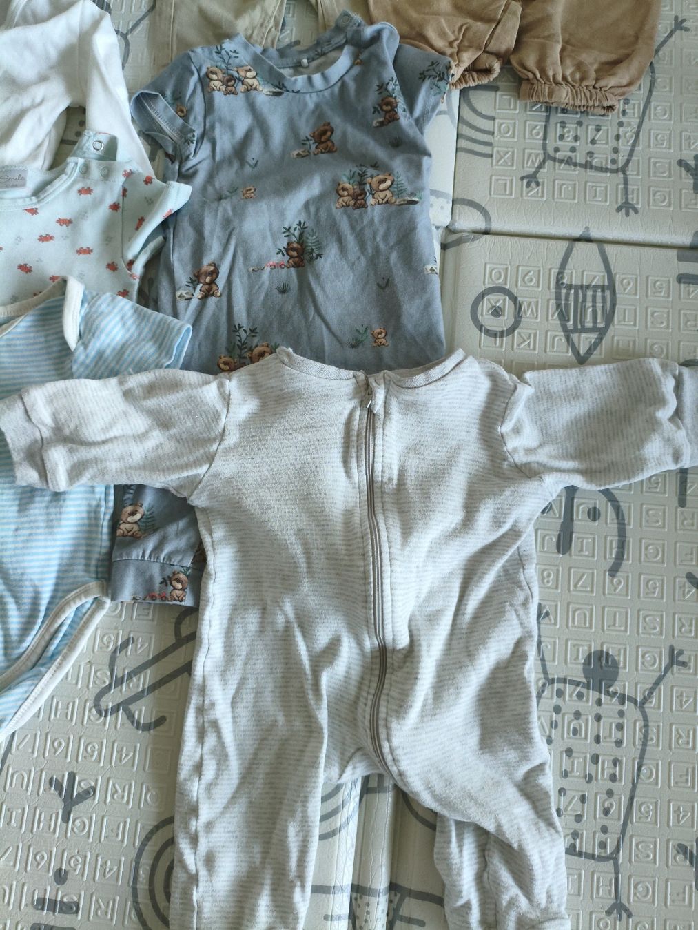 Ensembles coordonnés: vestiti bambini – D'occasion à Locarno par sca_8bh7 1