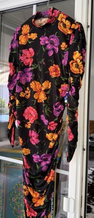 Kleid ZARA Blütendruck NEU L