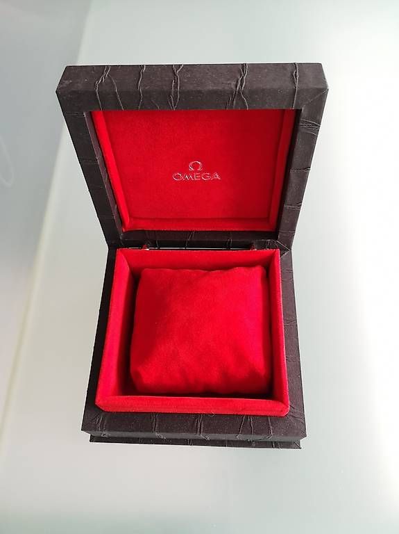 Cassapanche: OMEGA / Coffret Chic & Rare  !!! – Usato da Bulle venduto da italicum