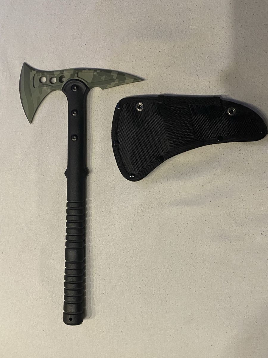 Tutti gli attrezzi: Taktische Axt Camouflage mit Scheide – Usato da Safenwil venduto da _e_99_