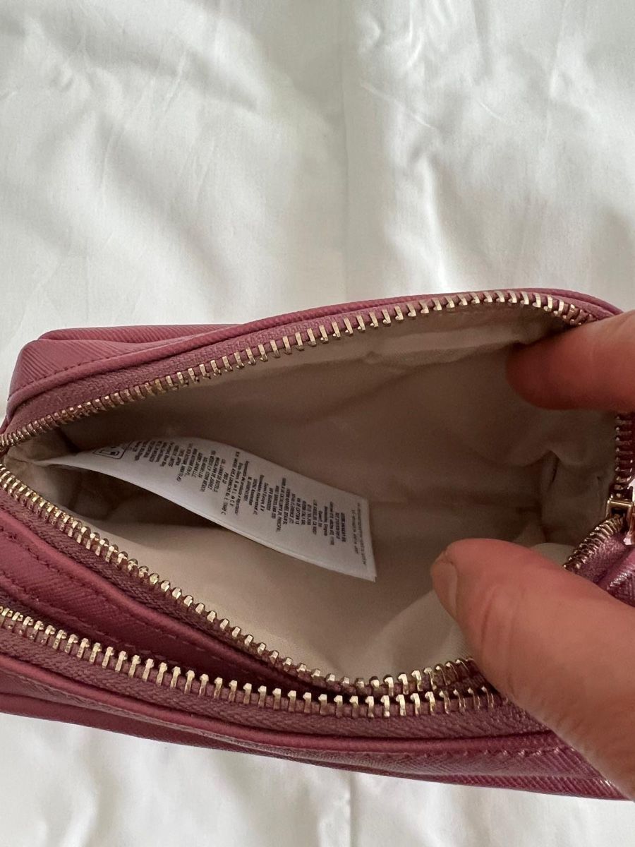 Guess Borse da donna: GUESS Beauty-Tasche / Pochette Rot – Nuovo (secondo la descrizione) da Zürich venduto da ARAG 4