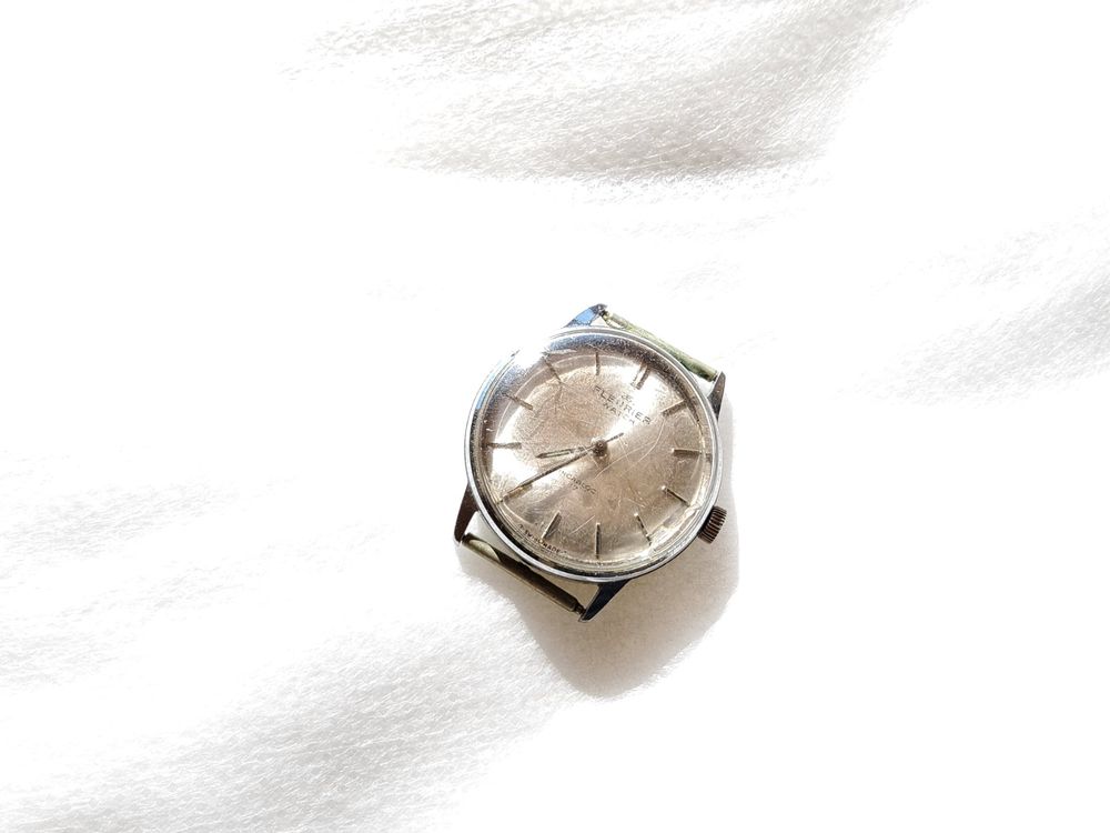Antique montre Fleurier Watch (Gebraucht) in Malleray für CHF 22 – mit ...