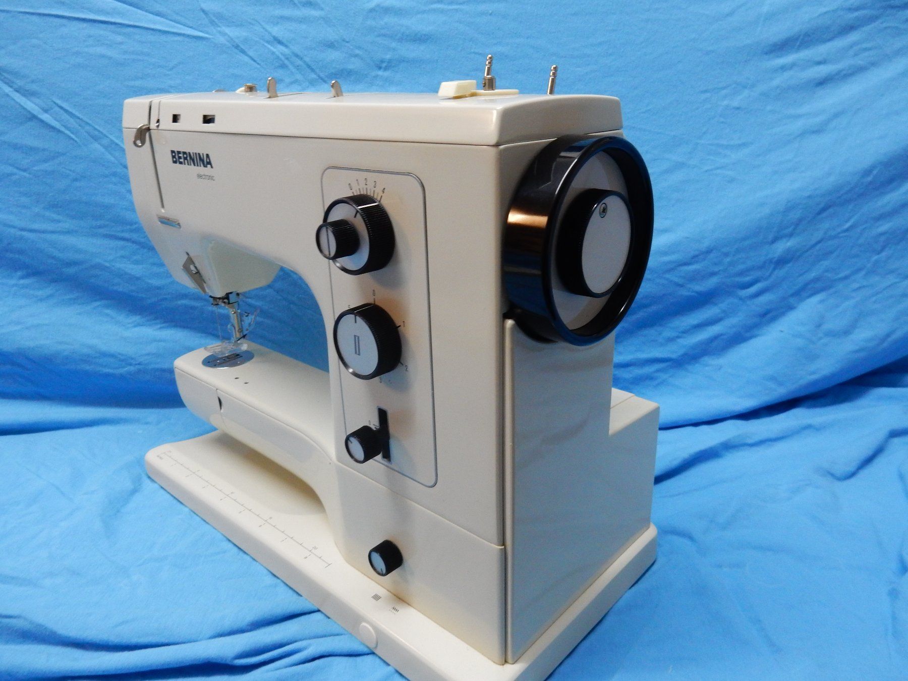 Bernina Nähmaschinen: Bernina 831    22126 – Gebraucht aus Watt von Mariposa49 3