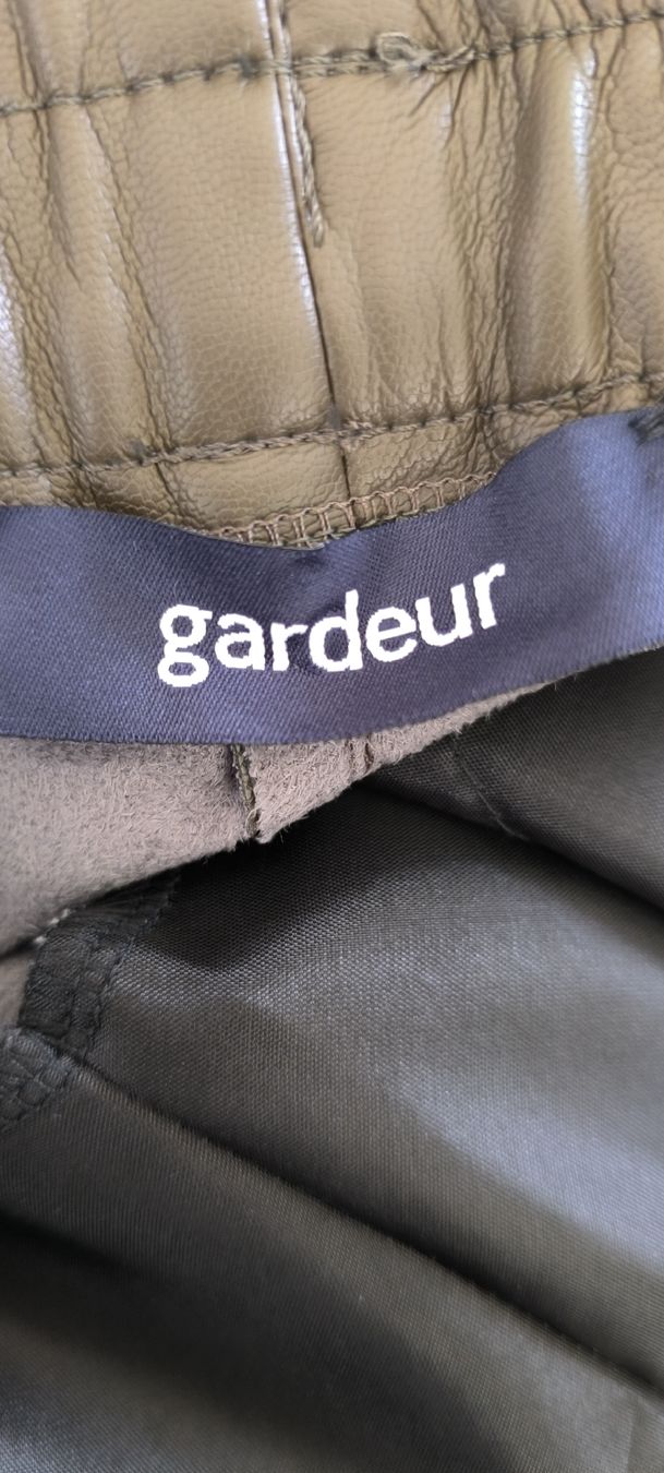 Pantaloni: Gardeur Hose neu, 48 Leder-Optik – Nuovo (secondo la descrizione) da Nottwil venduto da Chazebusi 2