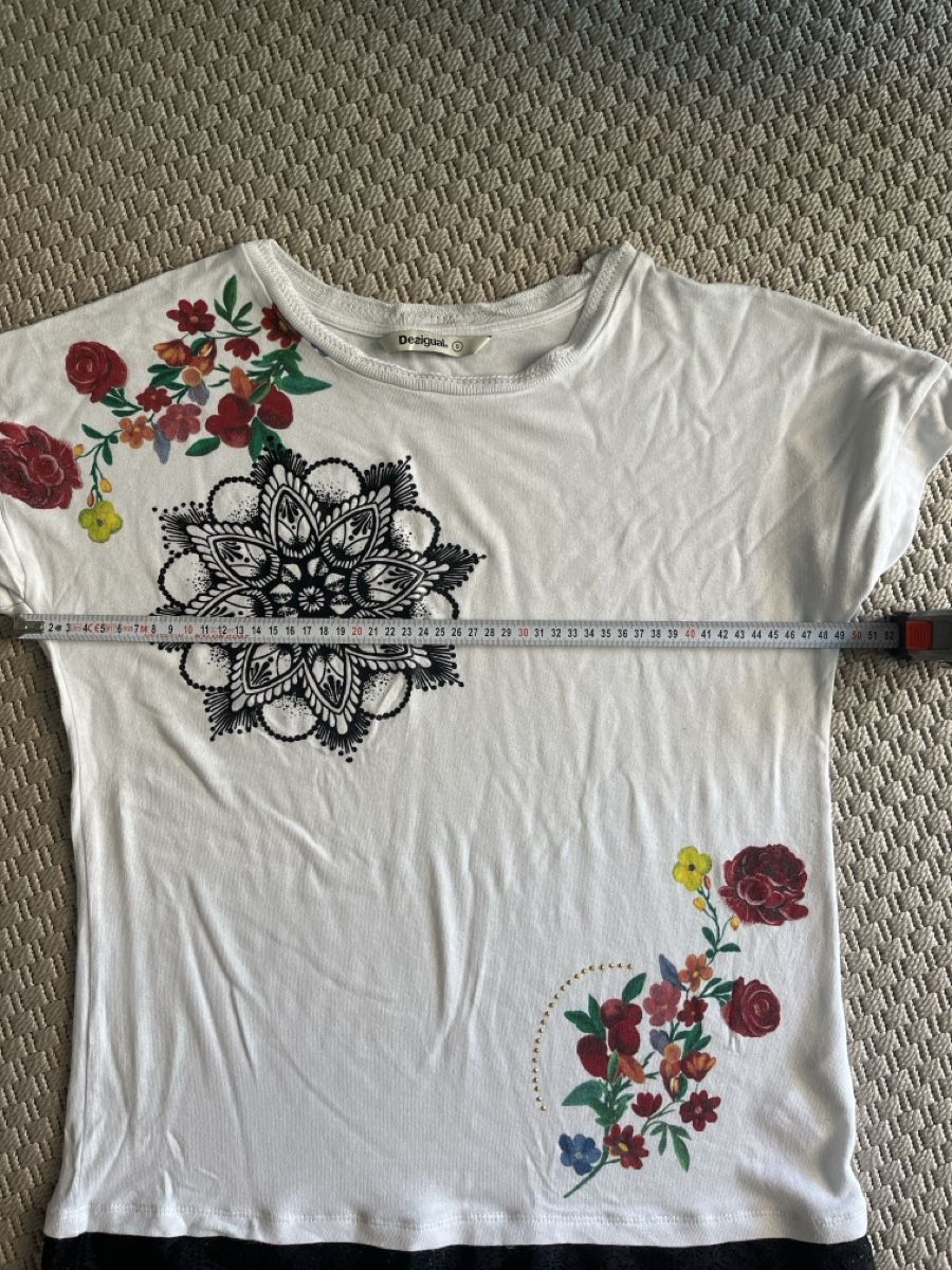 Desigual T-Shirts: Shirt mit Blumenprint & Spitze, Desigual, S – Gebraucht aus Solothurn von Bobesch08 5
