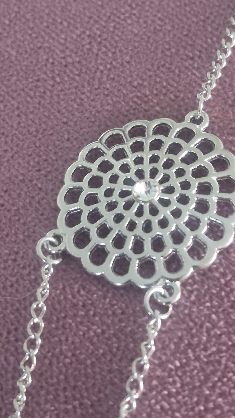 Bracciali & Braccialetti: Bracciale con anello, decorato con motivo floreale e strass – Nuovo (secondo la descrizione) da Giubiasco venduto da Stefaniav 5