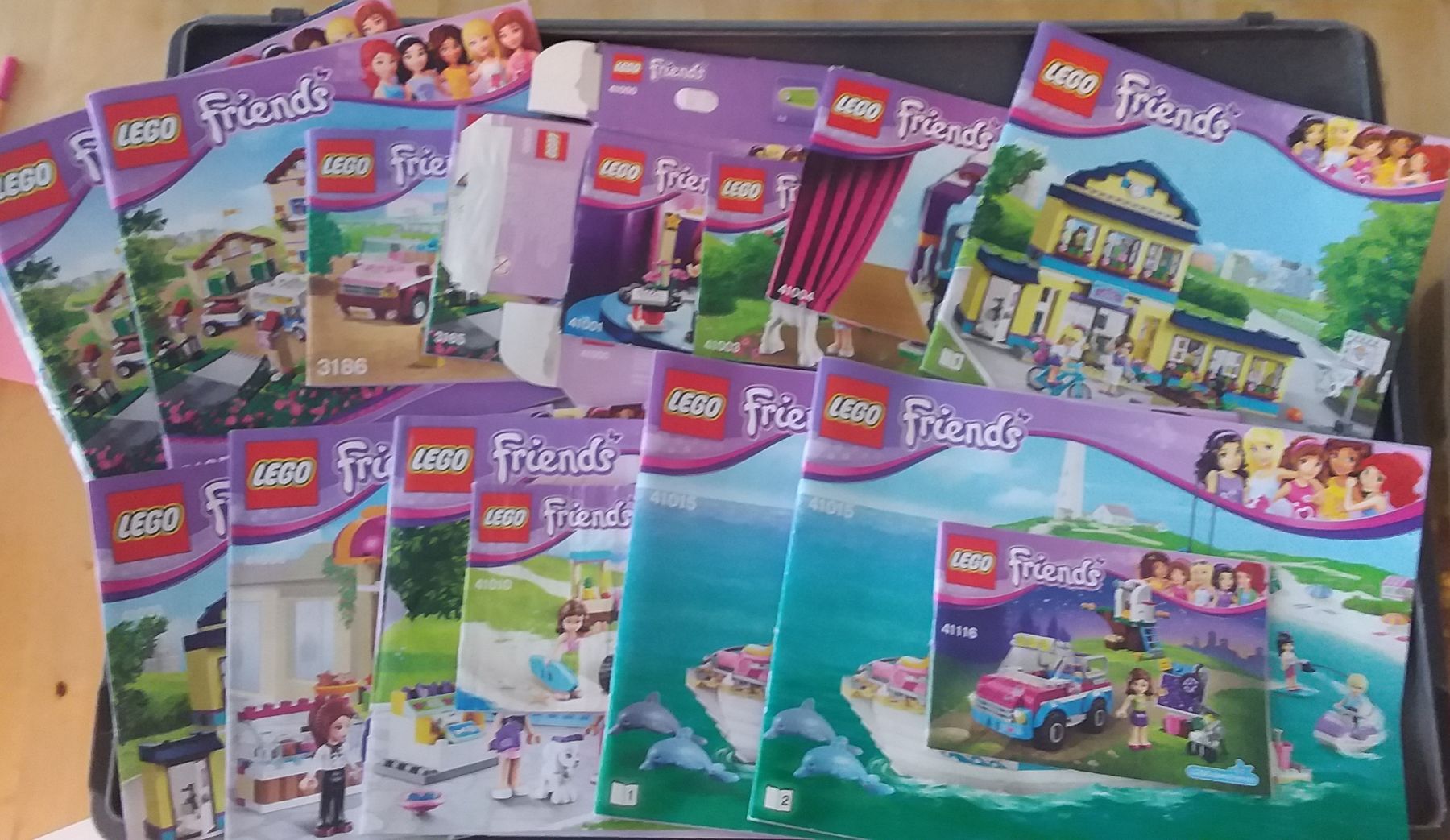 LEGO Friends Konvolut mit vielen Anleitungen in Box (Gebraucht) in ...
