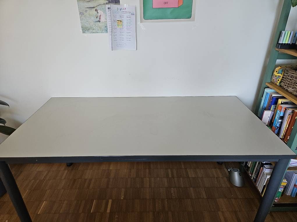Scrivanie: Bürotisch – Usato da Emmenbrücke venduto da Bluberli