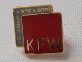PIN AUS METALL / BROCHE EN MÉTAL – KFW – 75 JAHRE / ANS