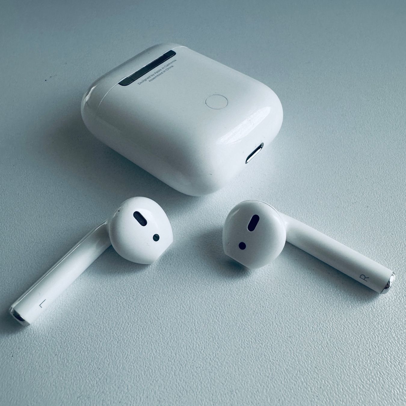 Apple Cuffie: Original Apple AirPods 2 Kopfhörer Wireless Lightning Kabel – Usato da Basel venduto da MY.AIRPODS.SHOP 5