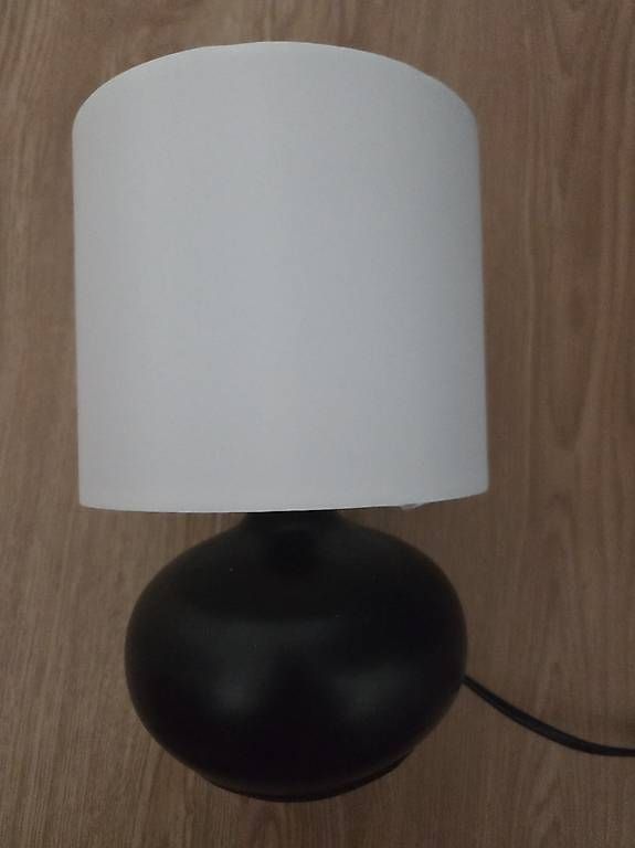 Ikea Lampade: Tischleuchte – Usato da Holziken venduto da m_t_lgh8