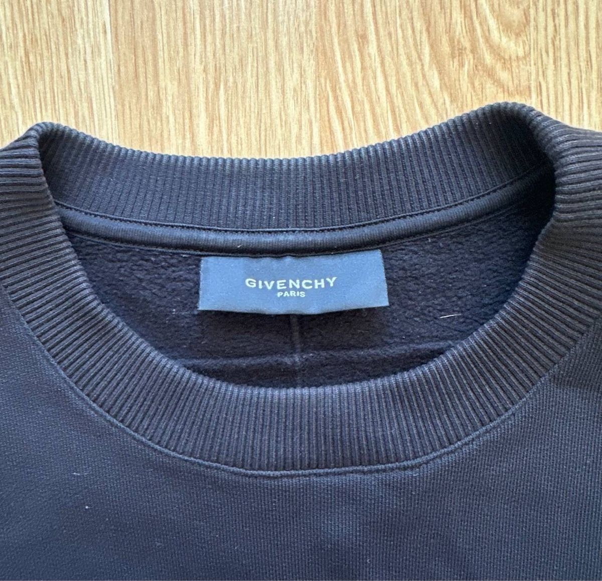 Givenchy Maglioni & Felpe: Givenchy Pullover  – Usato da Pfäffikon ZH venduto da Nataliia. 2