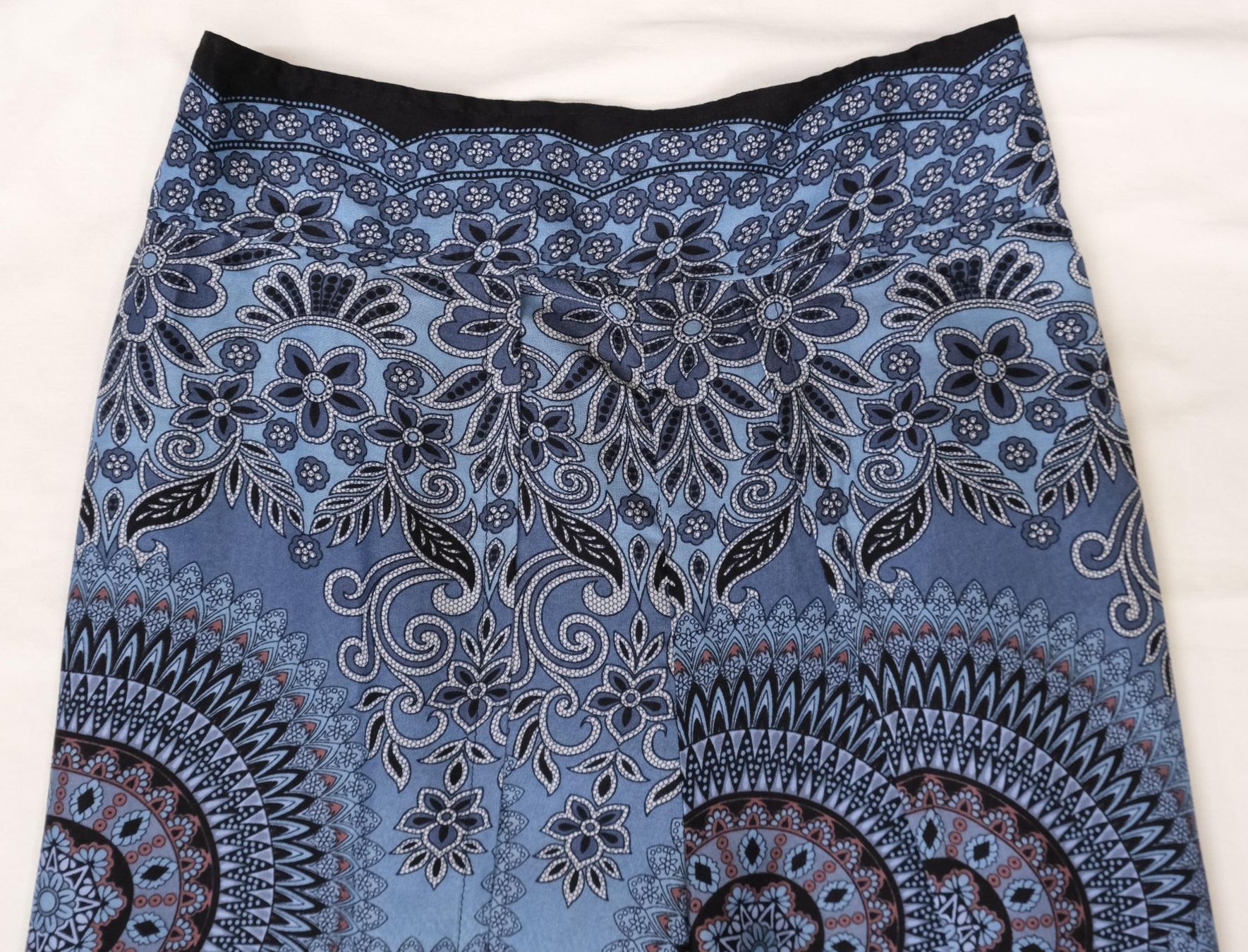 Pantaloni: Luftig leichte Hose aus Viskose gewickelt mit Schlitz – Nuovo (secondo la descrizione) da Zürich venduto da Masala-Oase 2