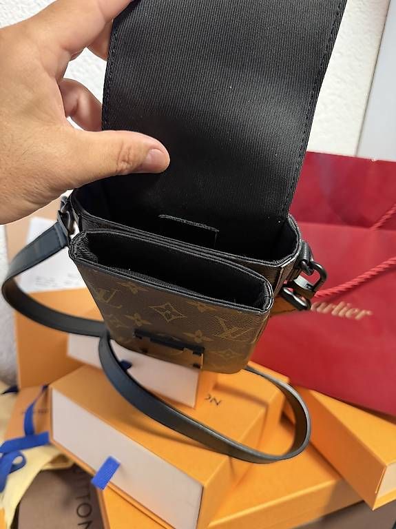 Sacs: Sacoche Louis Vuitton  – D'occasion à Attalens par Fredosss 4
