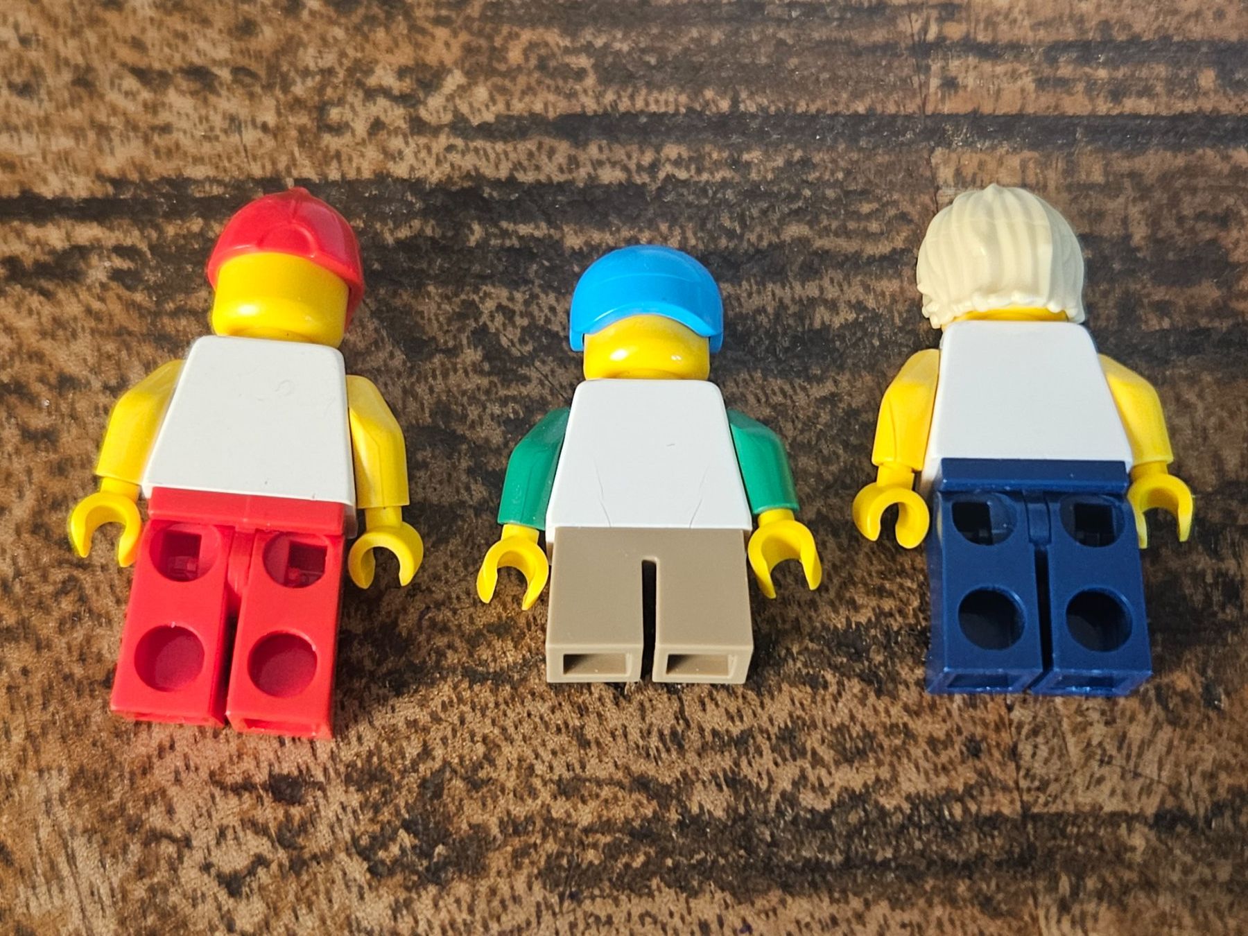 Lego Kit di costruzioni: lego lot de 3 figurines – Usato da Confignon venduto da Ecrofigs 1