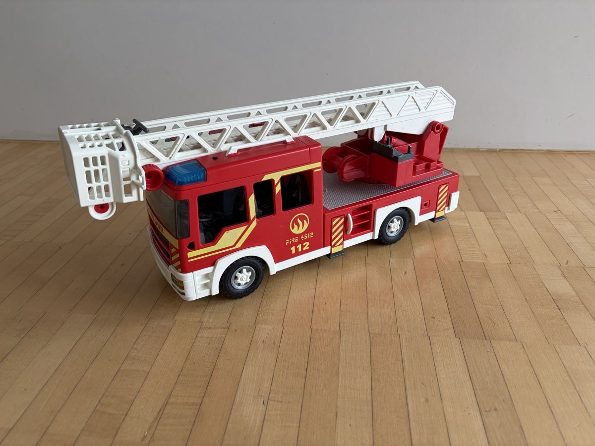 Playmobil Spielzeuge: Playmobil Feuerwehrauto  – Gebraucht aus Niederrohrdorf von horst6789