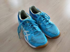 Jungen / Mädchen Hallen Turnschuhe Asics Gr 35.5