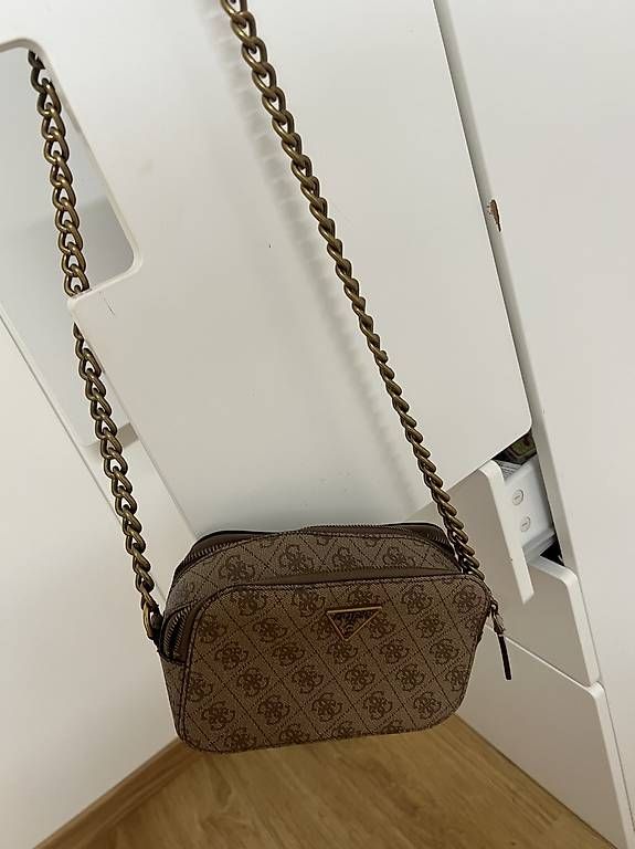Guess Borse da donna: Guess Tasche – Usato da Bern venduto da zei_5f6m 1