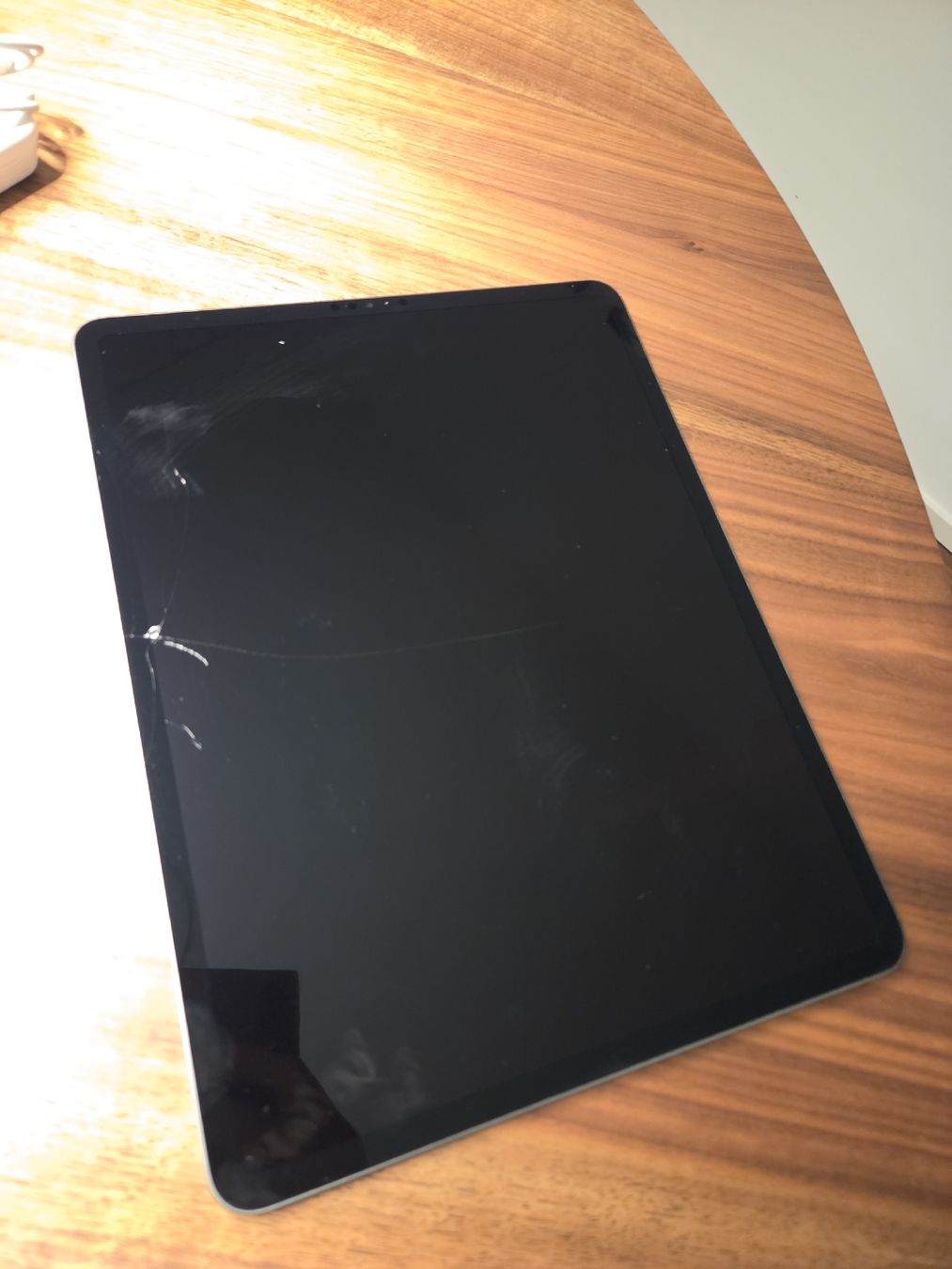 Apple Tablettes PC: iPad pro 12.9 5th generation mit M1 Glas defekt – Défectueux à Zürich par report73 1