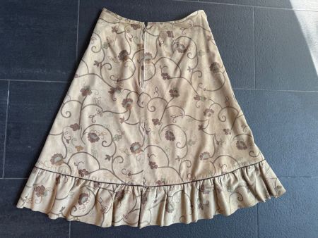 Wildleder Rock v. Irina Denissova mit floral Print zu haben