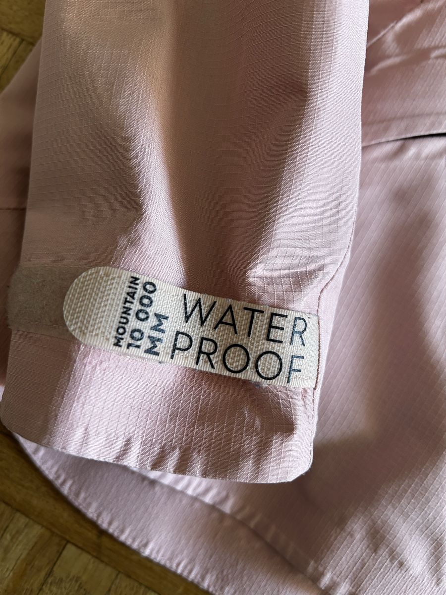 Decathlon Giacche & Cappotti: Veste Quechua de randonnée/imperméable / taille 146 – Usato da Meyrin venduto da Bronx86 1