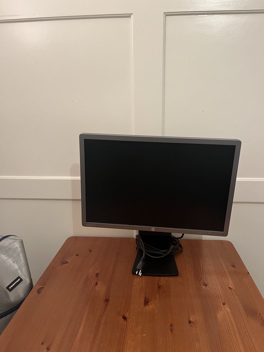 Hewlett Packard Monitor: hp Bildschirm (Elite Display E241i) – Usato da Zürich venduto da jul_x7xs 4