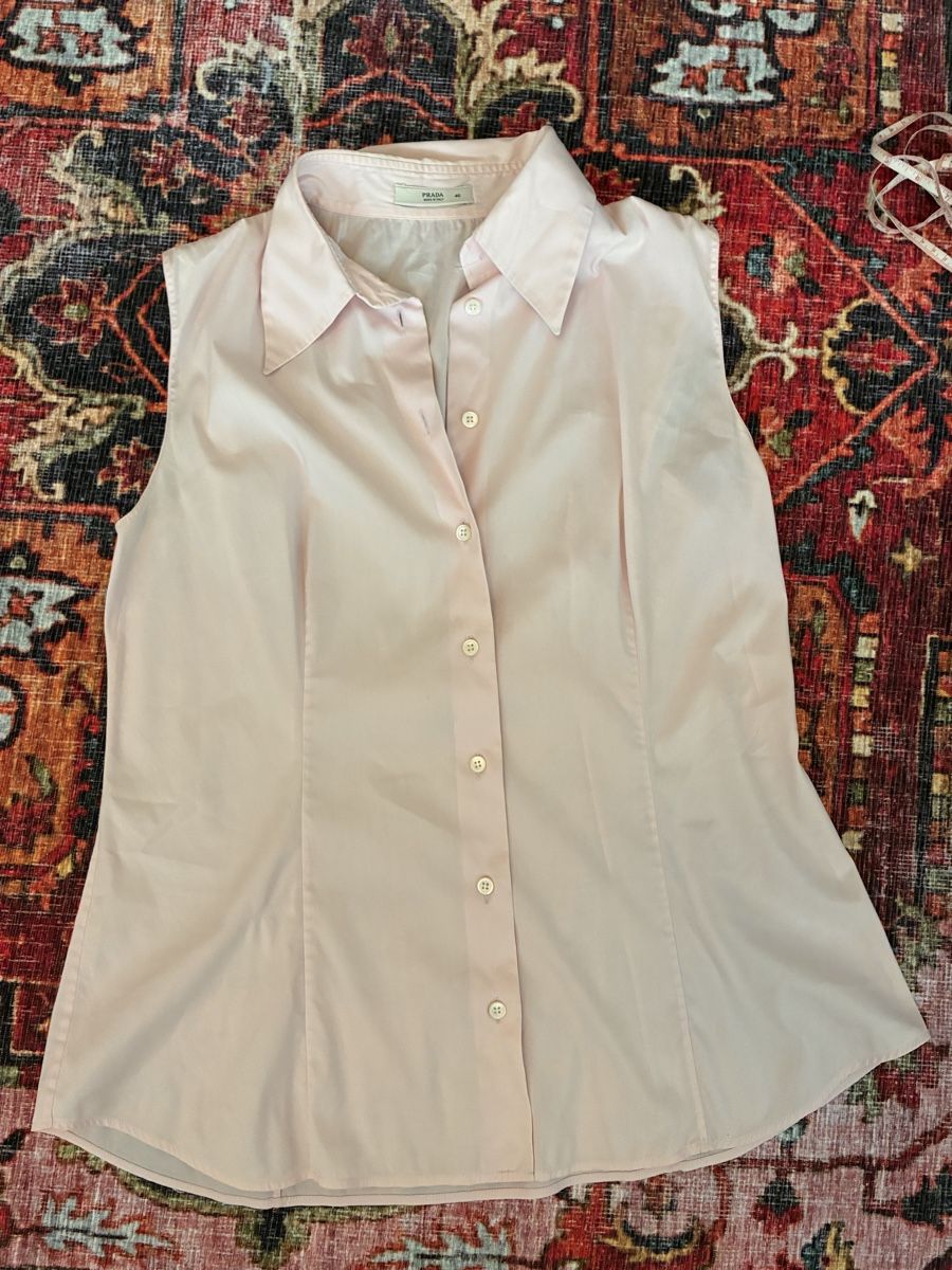 Prada Camicette: Prada Pink Sleeveless Button Down Blouse Office – Usato da Münchenstein venduto da B771
