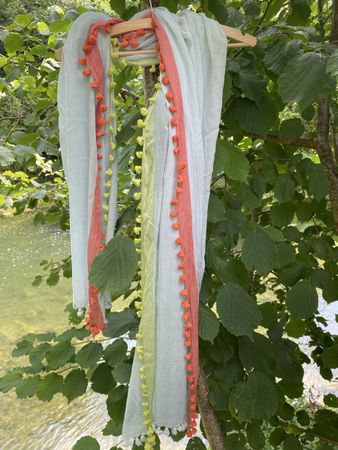 Pastellfarbener Schal 180/95