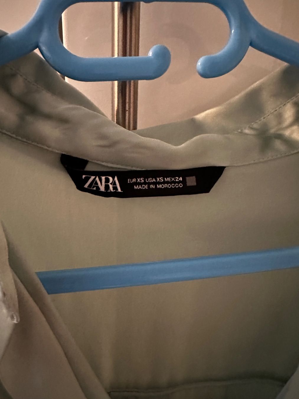 Zara Blusen: Zara Bluse Seidenoptik Gr. XS Türkis – Gebraucht aus Dübendorf von bol_h67v 1