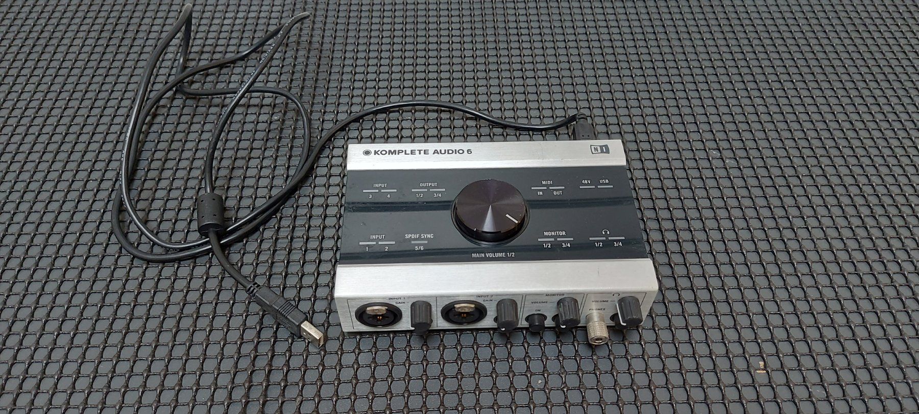 Attrezzatura per studi di registrazione: Native Instruments Komplete Audio 6 USB-Audiointerface – Nuovo (secondo la descrizione) da Glattbrugg venduto da Swissmusik