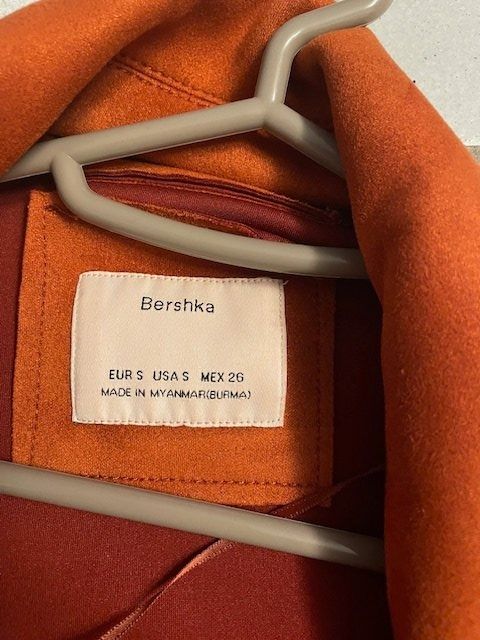 Bershka Giacche: leichte Damenjacke in Gr. S – Nuovo (secondo la descrizione) da Würenlingen venduto da Delfinli1 2