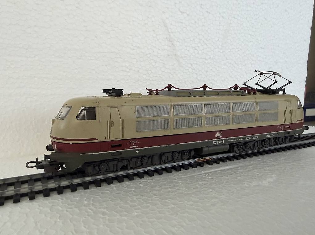 Lima Modellini di ferrovie: DB Elektrolokomotive BR 103 – Usato da Muri AG venduto da cag733 1