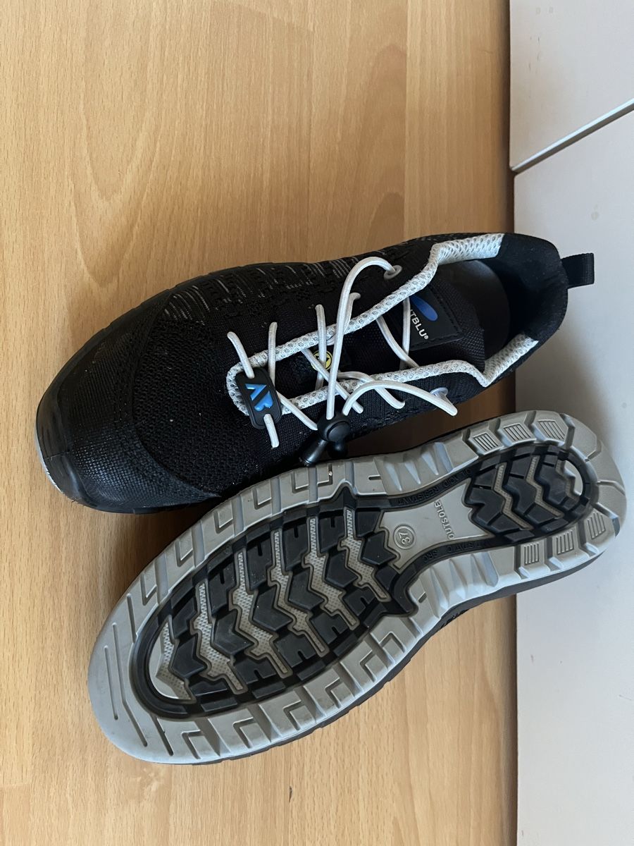 Chaussures femmes: Chaussures de sécurité – Neuf (Voir description) à Chézard-St-Martin par iva_xw8z 2