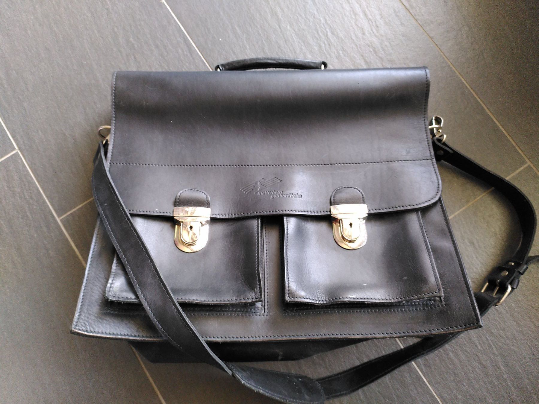 Valises & Sacs: Aktentasche – D'occasion à Eggerberg par biff