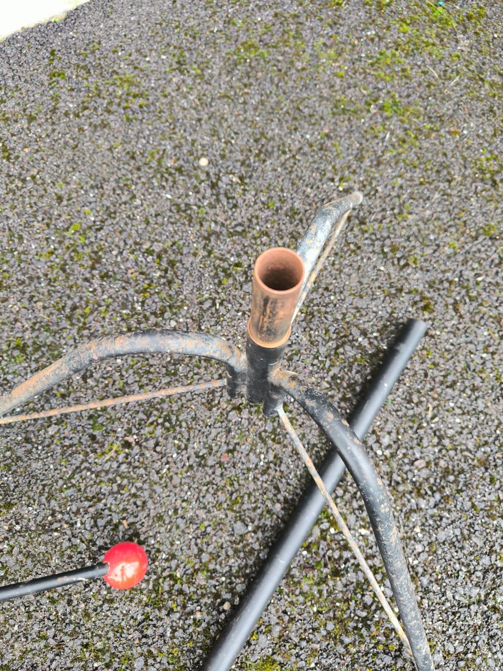 Guardaroba: Portemanteau tripode goût Feraud – Usato da Wittenheim venduto da LeGrenierdeSam 9
