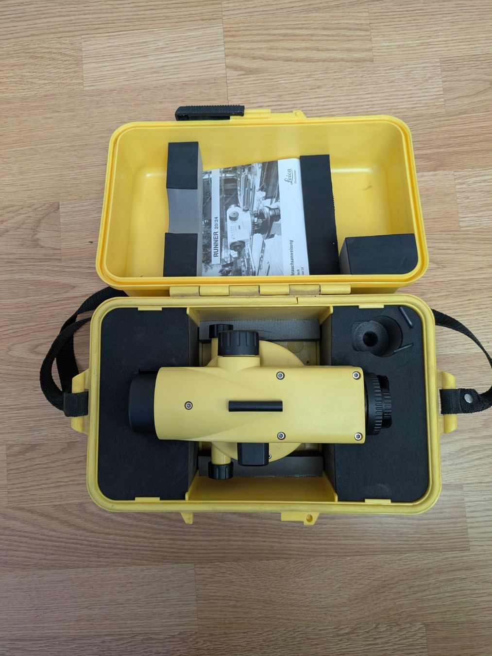 Leica Messen: Nivelliergerät LEICA Runner 20 – Gebraucht aus Flamatt von WeibelAG 2