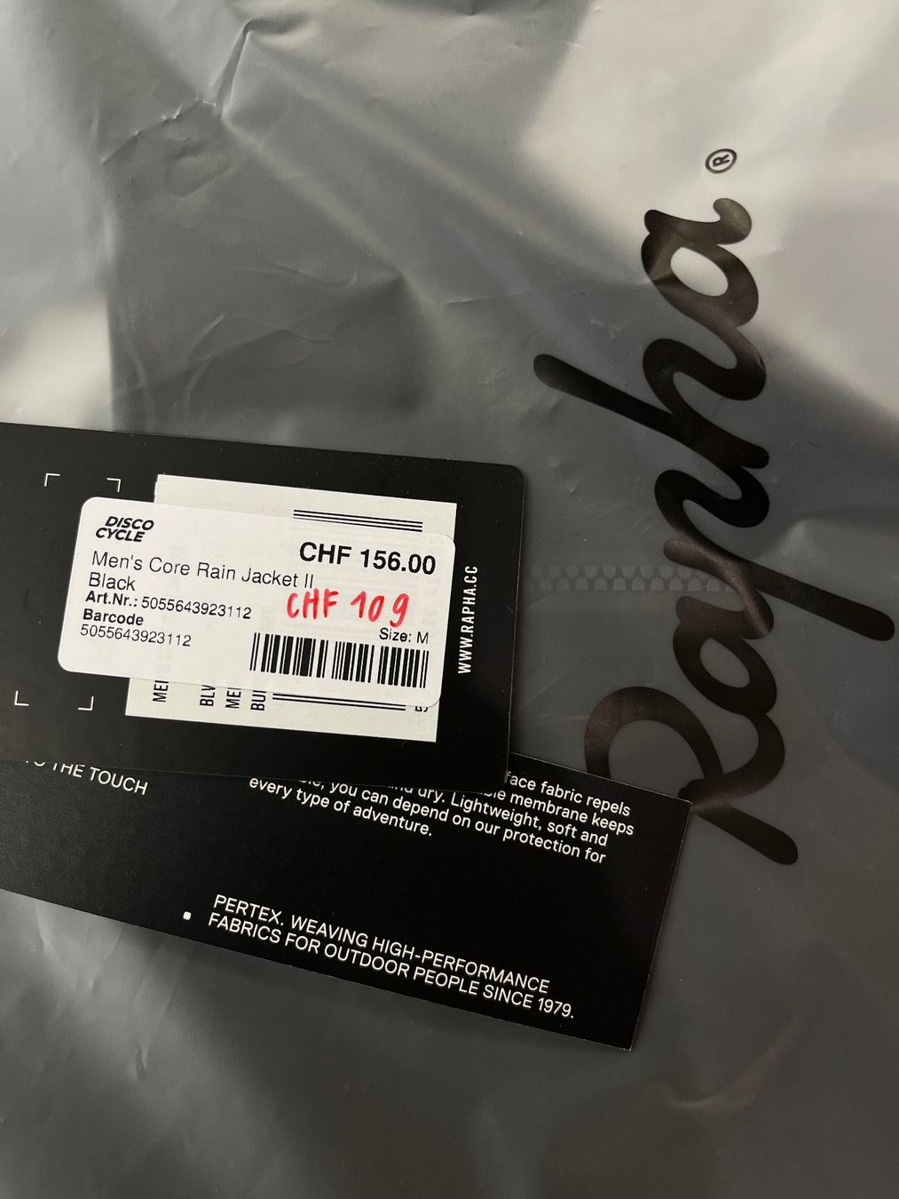 Rapha Jacken: % Rapha - Men's Core Rain Jacket II - Black M – Neu und originalverpackt aus Bern von Disco_Cycle 2