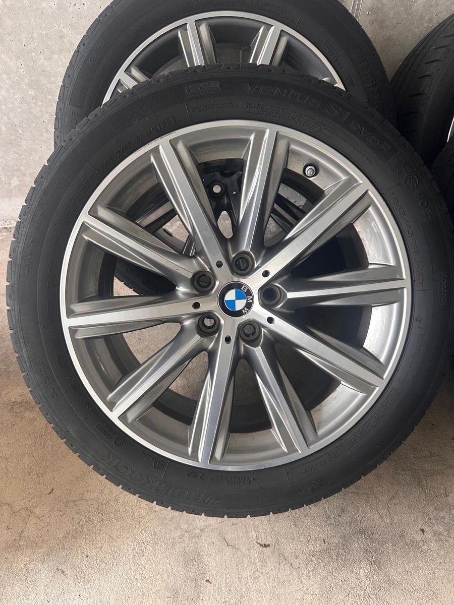 Pneus & Kompletträder: BMW Sommerräder, Top Zustand, Komplettradsatz original BMW – Gebraucht aus Au SG von ksh_kd8t