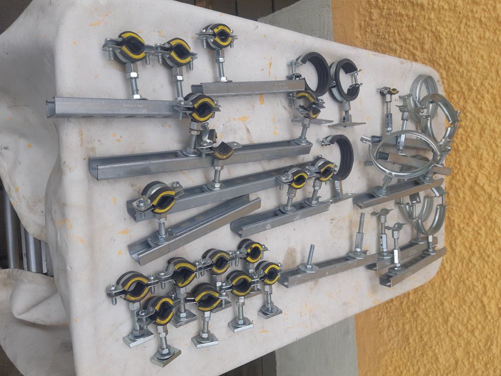 5x Rohrschellen Aus Verzinktem Stahl – Mit Gummiprofil, Für Schläuche & Kabel, Größe 14 Mm